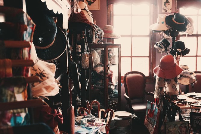 Vintage Fashion Walk with a Stylist - How a stylist-led vintage walk changes Madrid shopping