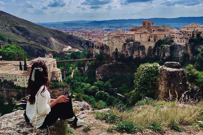 Visit Cuenca and a Vineyard in Spanish Tuscany from Madrid - Casas Colgadas: the hanging houses behind the photo angle