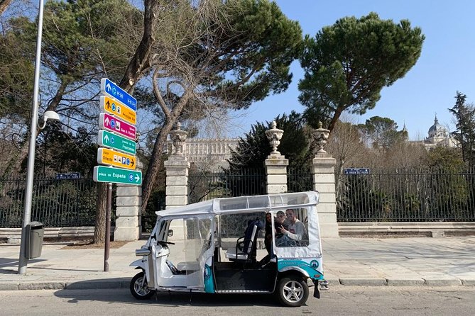 Welcoming tour Madrid - Driving Through Paseo del Prado, Atocha, Gran Vía, and Plaza de España
