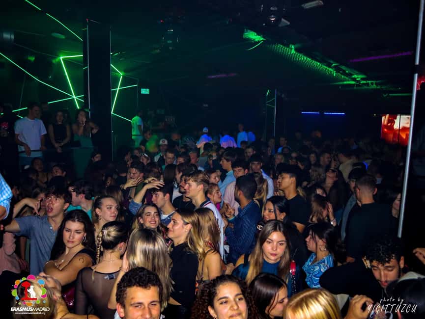 Wild Night Pub Crawl: Free Shots, Games & VIP Club Entry! - Key things to know before you go